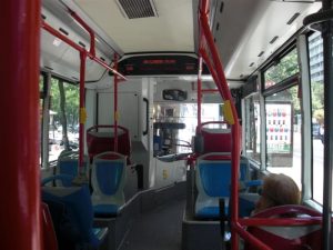 Rapina choc sul bus: fratelli derubati e picchiati da una baby gang