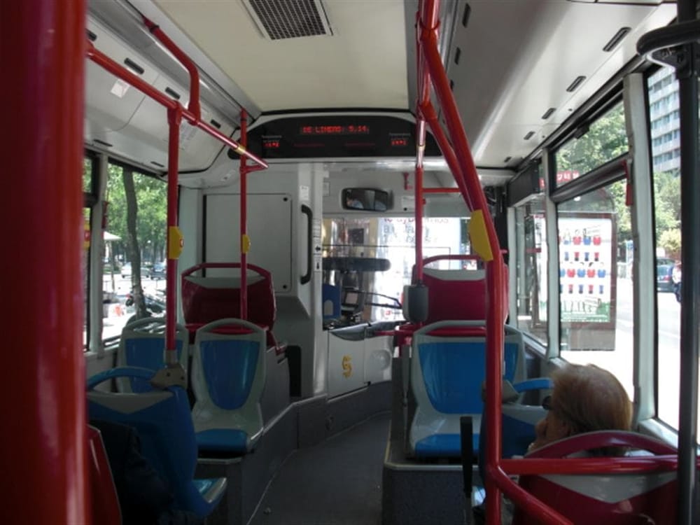 Rapina choc sul bus: fratelli derubati e picchiati da una baby gang