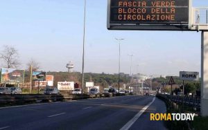 Blocco traffico a Roma: domenica 1 dicembre stop alle auto in fascia verde