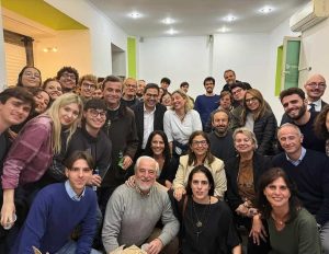 Calenda inizia la campagna elettorale su Roma e apre la prima sede di Azione: "Le elezioni si avvicinano"