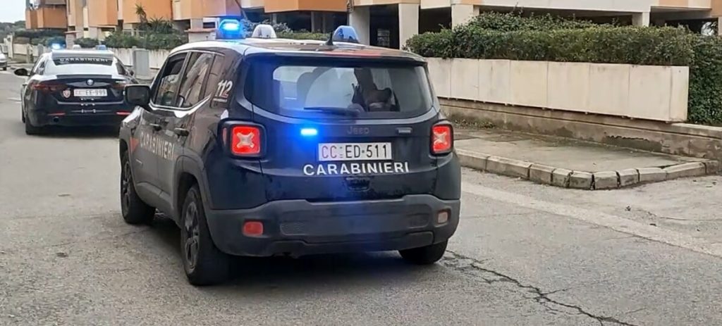 Genitori sotto ricatto del figlio violento chiamano il 112 e lo fanno arrestare