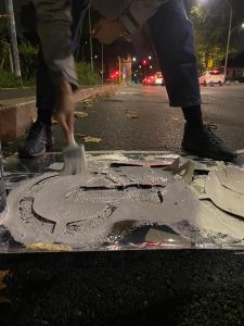 Ciclabili fai da te: ciclisti anonimi disegnano una nuova bike lane