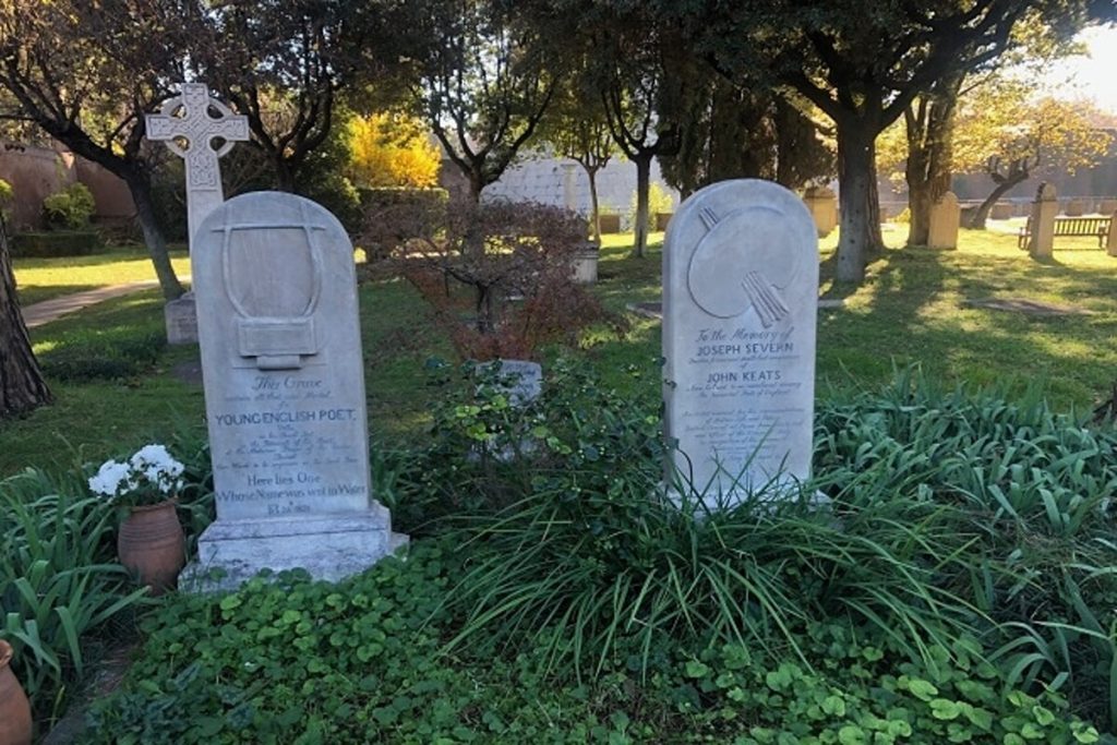 Cade pino monumentale, chiuso il cimitero acattolico dove è sepolto Gramsci