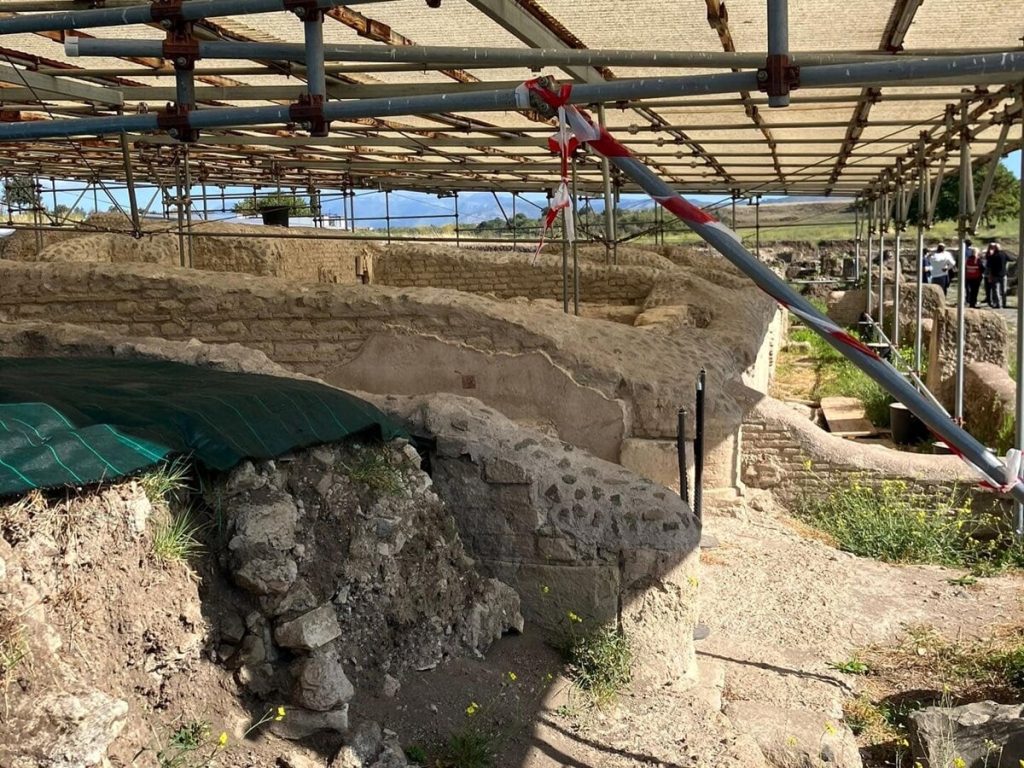 Roma, ecco i sette itinerari inediti per allontanare i turisti dal centro storico