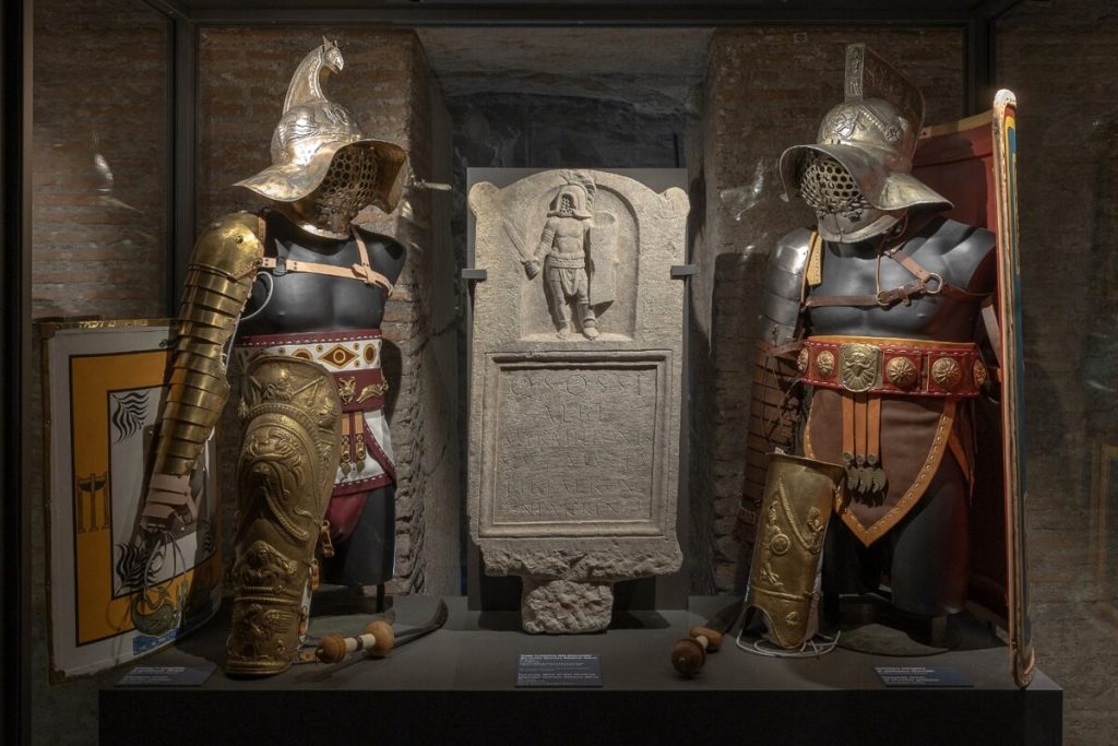 Turisti come gladiatori al Colosseo, scatta la petizione: "No all'accordo con Airbnb"