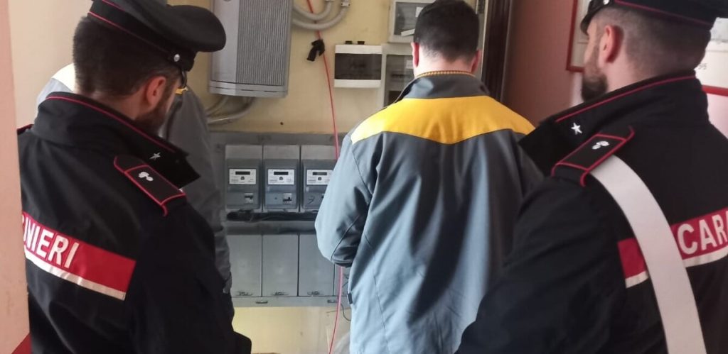 Furto di energia: danni da 45mila euro, nei guai titolari di attività