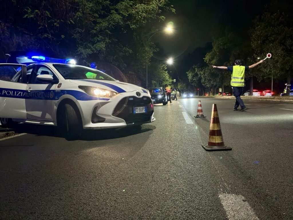 Stretta nelle zone della movida: patenti ritirate e 900 sanzioni. Chiusi oltre venti minimarket