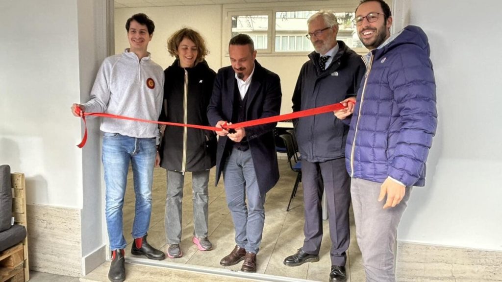 Vigna Clara, inaugurato il nuovo centro di aggregazione giovanile nell'ex casetta abbandonata