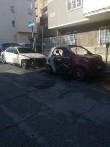 Auto in fiamme nella notte, non è escluso il dolo