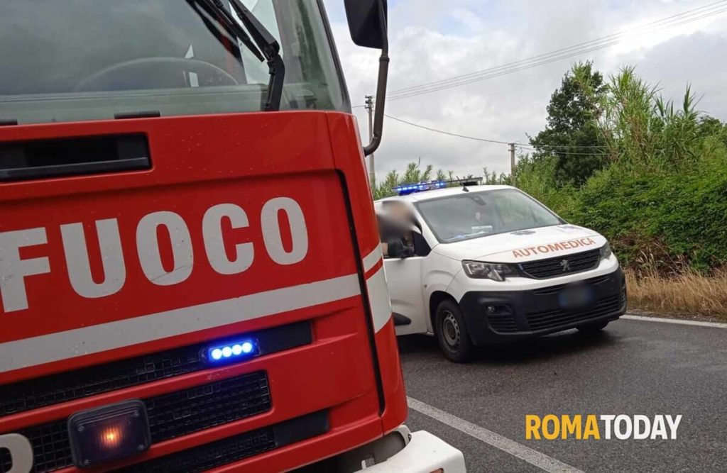 Incidente sulla superstrada: scontro frontale tra auto, morta una donna