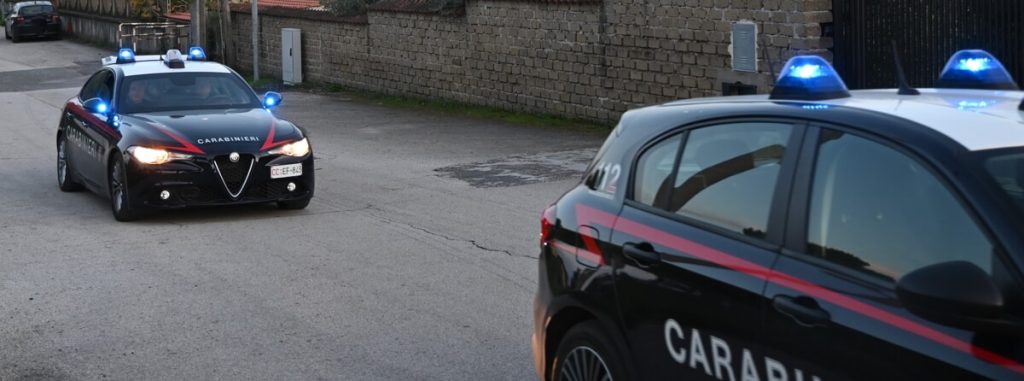 "Ci sono i ladri in casa". Cittadino chiama i carabinieri e fa arrestare il "palo"
