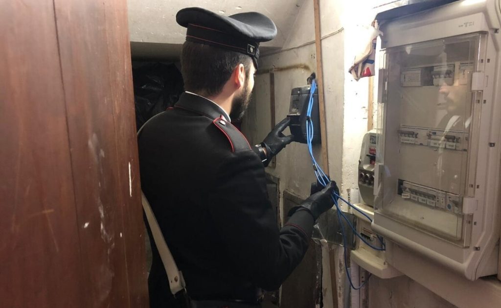 Occupazione abusiva con vista Pantheon: rubata anche l'energia elettrica