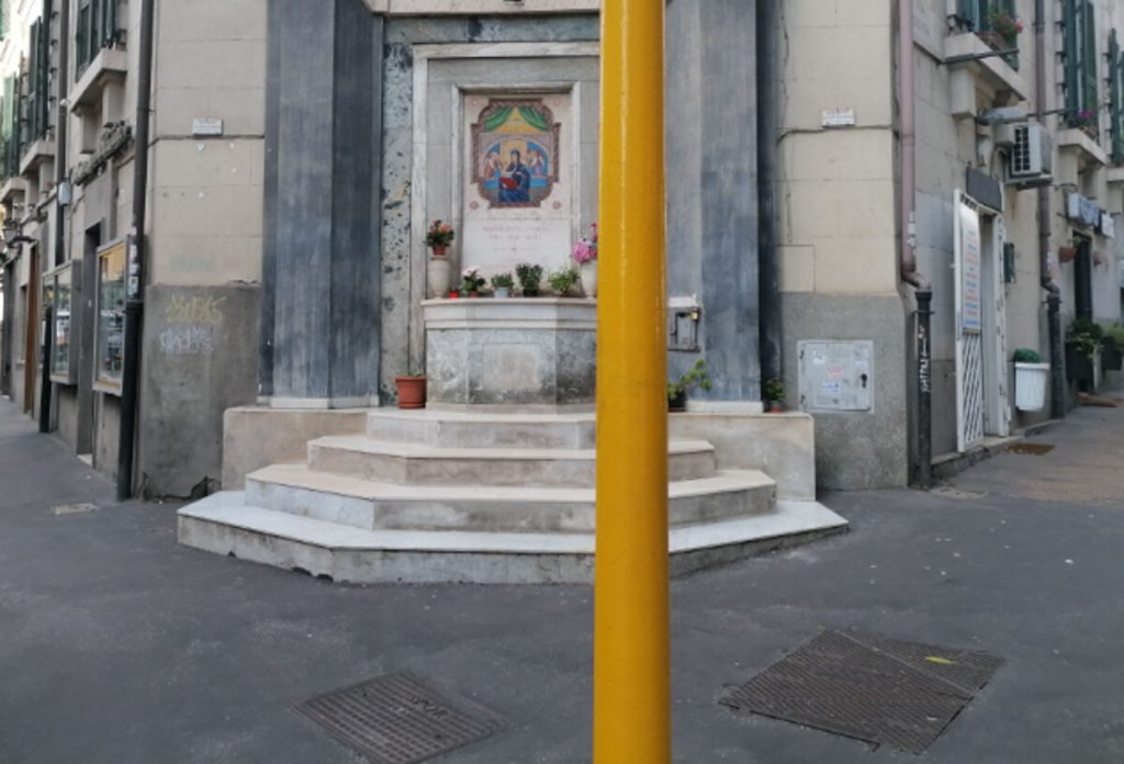 Gemelline travolte da un autobus, illese. 74 anni fa il miracolo di via Chiana