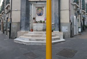 Gemelline travolte da un autobus, illese. 74 anni fa il miracolo di via Chiana