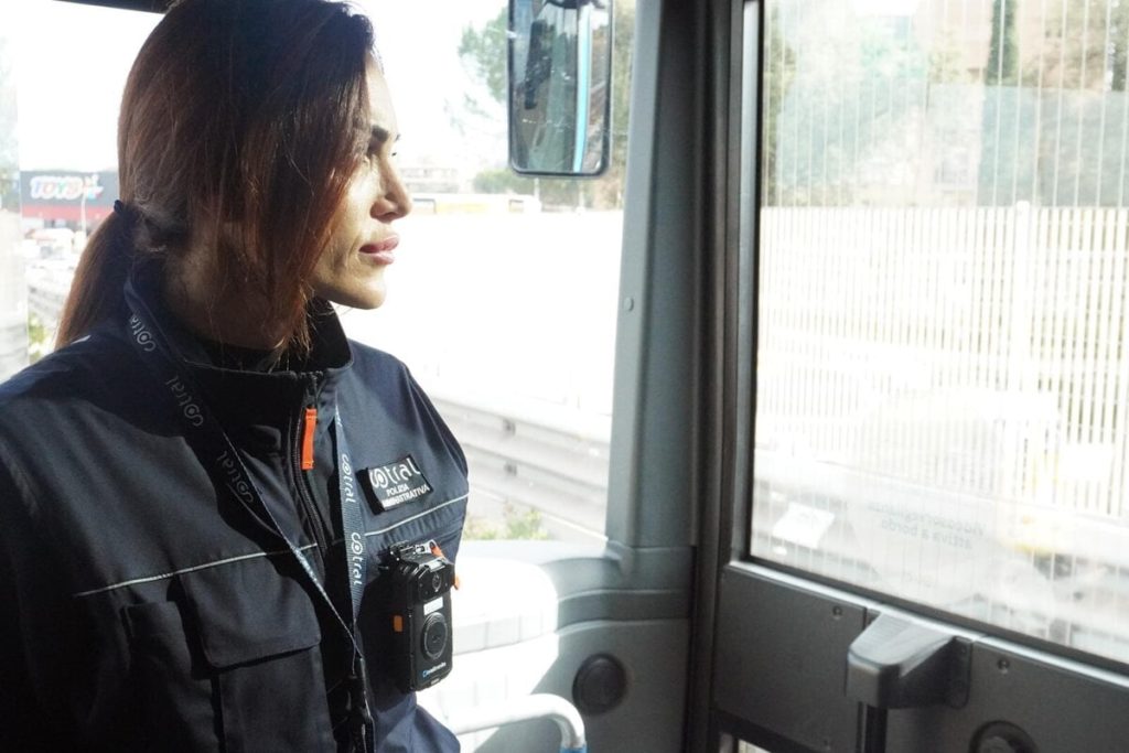 Bodycam sui bus per combattere aggressioni a personale e viaggiatori. Ecco le tratte coinvolte
