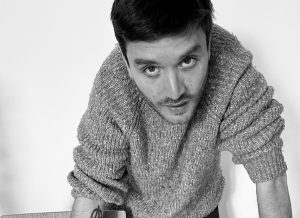 Leonardo Caffo, accusato di maltrattamenti contro la ex, si ritira da "Più libri più liberi"