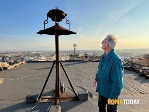 Quelle sentinelle a difesa della città. Le sirene antiaeree (che ancora resistono) sui tetti di Roma