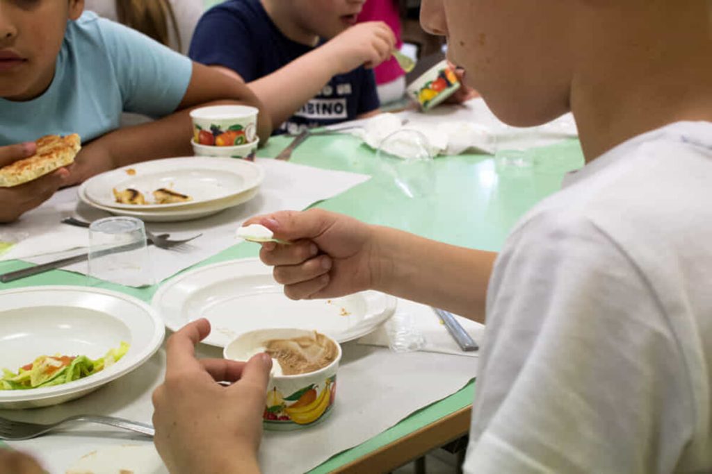 Scuole, via libera del Campidoglio al "menù green" nelle mense