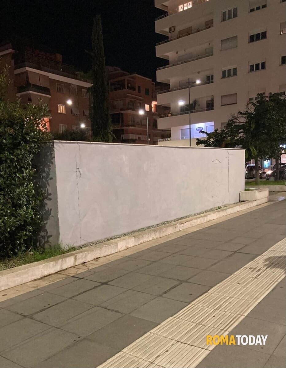 Perché il murale dedicato alle donne a piazza Sant'Emerenziana non c'è più