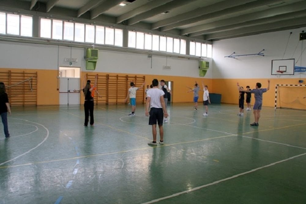 Le palestre delle scuole di Roma diventano dormitori per i giovani pellegrini del Giubileo