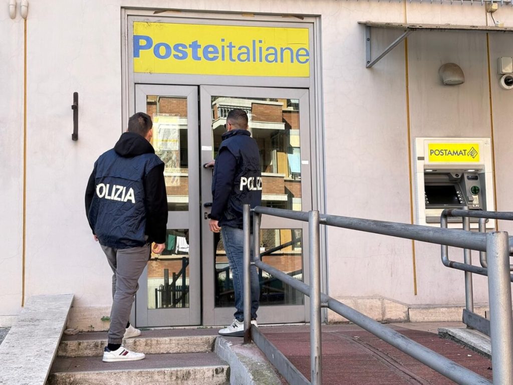 La truffa del finto prete che chiede un prestito alle Poste