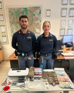 Nasconde droga nello stesso appartamento in cui l'anno scorso era finito in manette il fratello