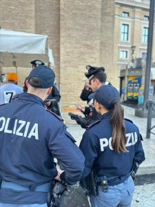 Giubileo 2025: via i giacigli dei senza dimora all'ombra del Cupolone