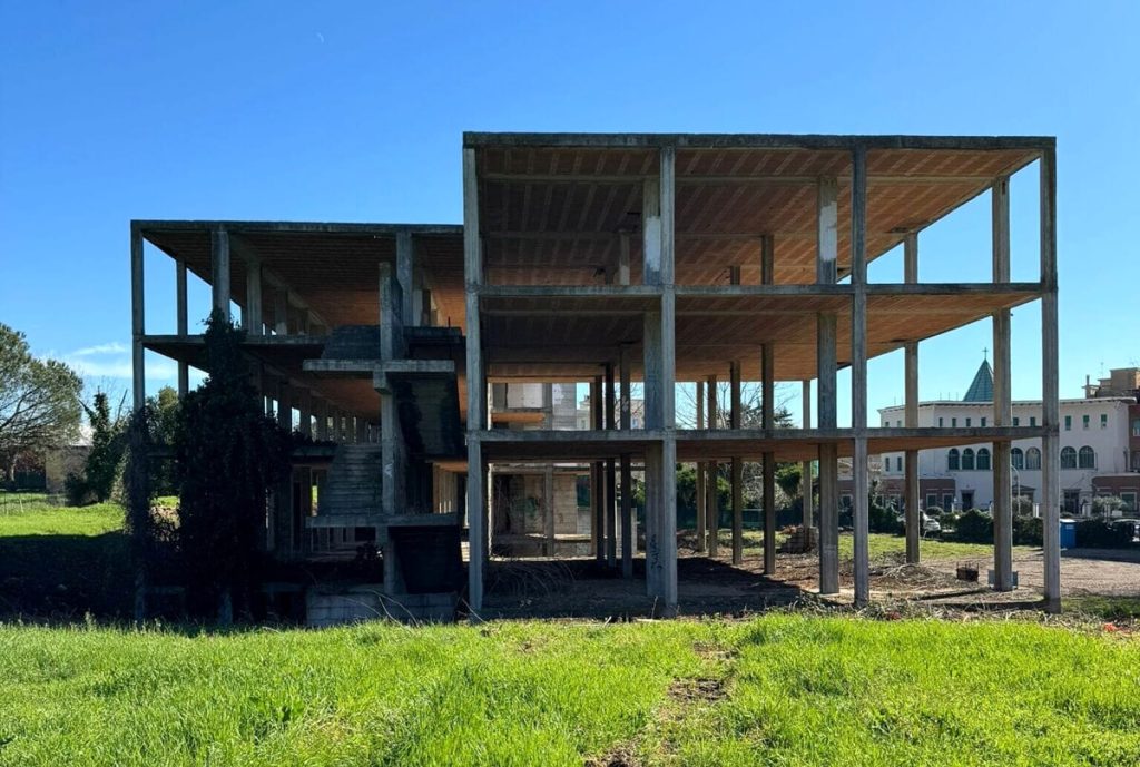 Ecomostro di via Cerbara, Ciaccheri scrive alla Regione: "I ritardi mettono a rischio il cantiere"