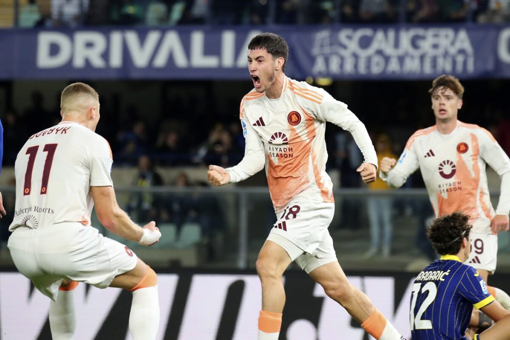 Hellas Verona-Roma 3-2: Primo gol per Soule, Zalewski altro errore grave