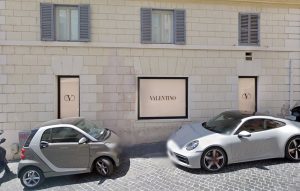 Il maxi furto senza effrazione da Valentino, caccia alla banda e l'ipotesi dei falsi clienti del bed and breakfast