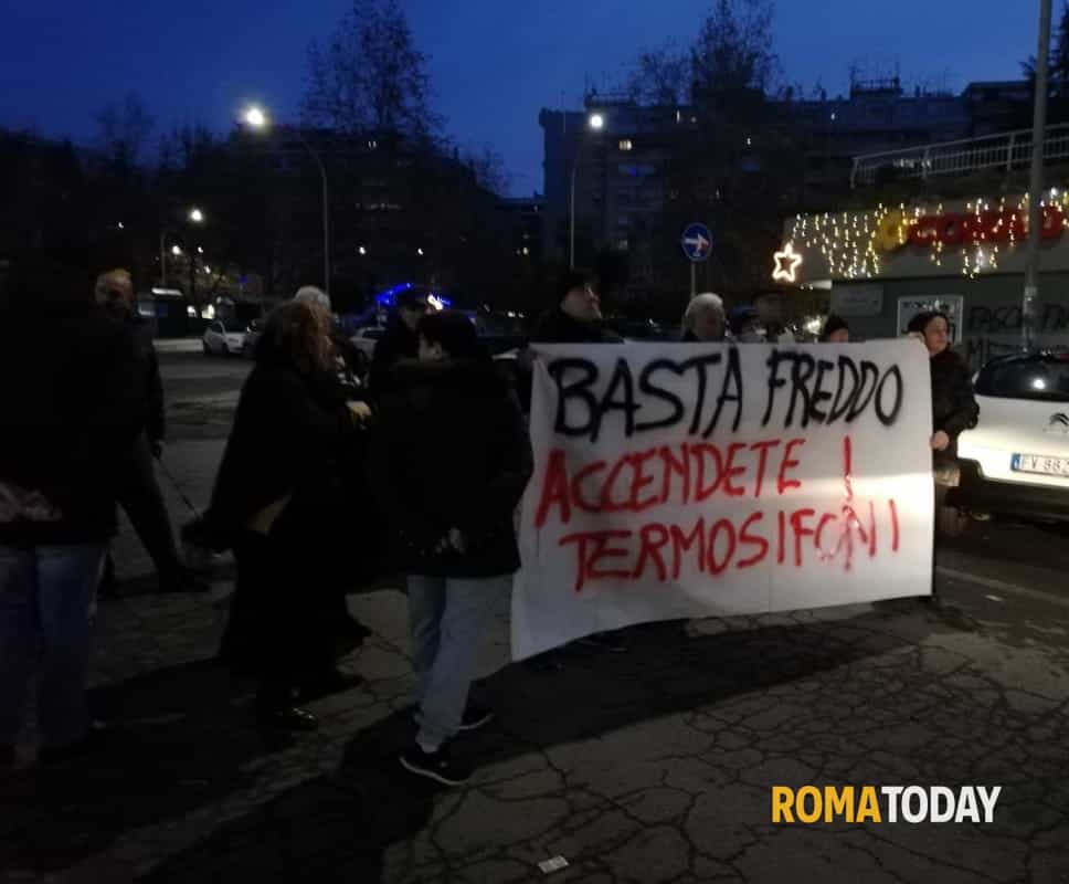 Casal Bruciato, termosifoni spenti e case al gelo nei palazzi Enasarco