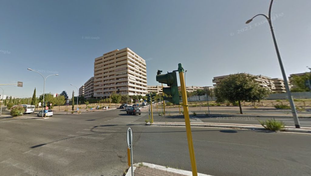 Urla "Roma mer**" durante una discussione, picchiato dal branco