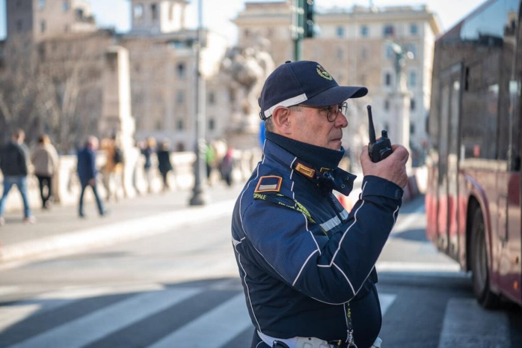 Cantiere piazza Pia: chiuso il sottopasso della galleria Pasa