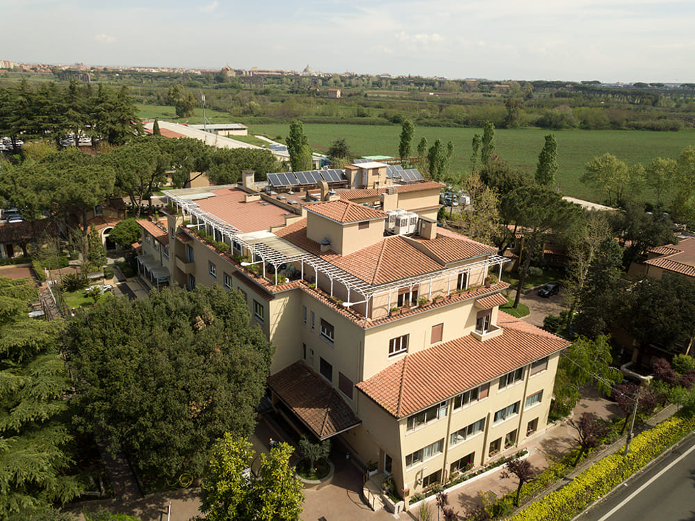 Villa Fulvia, il parcheggio diventa a pagamento, i lavoratori: "Ci costerà 200 euro al mese"