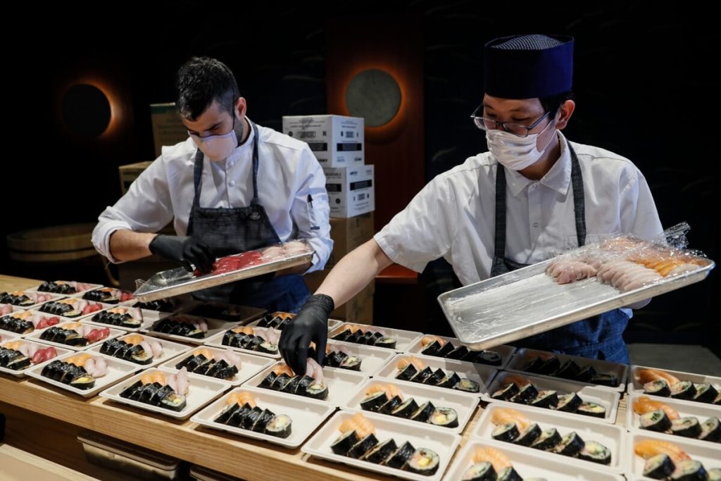 I signori del sushi di Roma. Chi si arricchisce con l'all you can eat