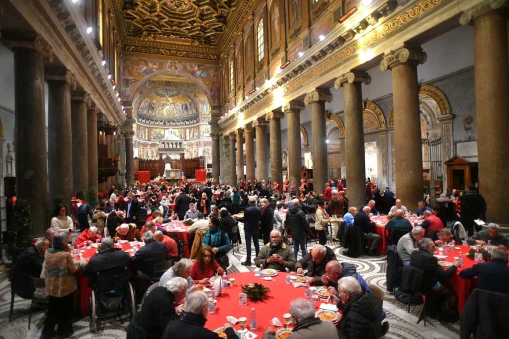 Il pranzo di Sant'Egidio di Natale, Gualtieri: "Roma non lascia indietro nessuno"