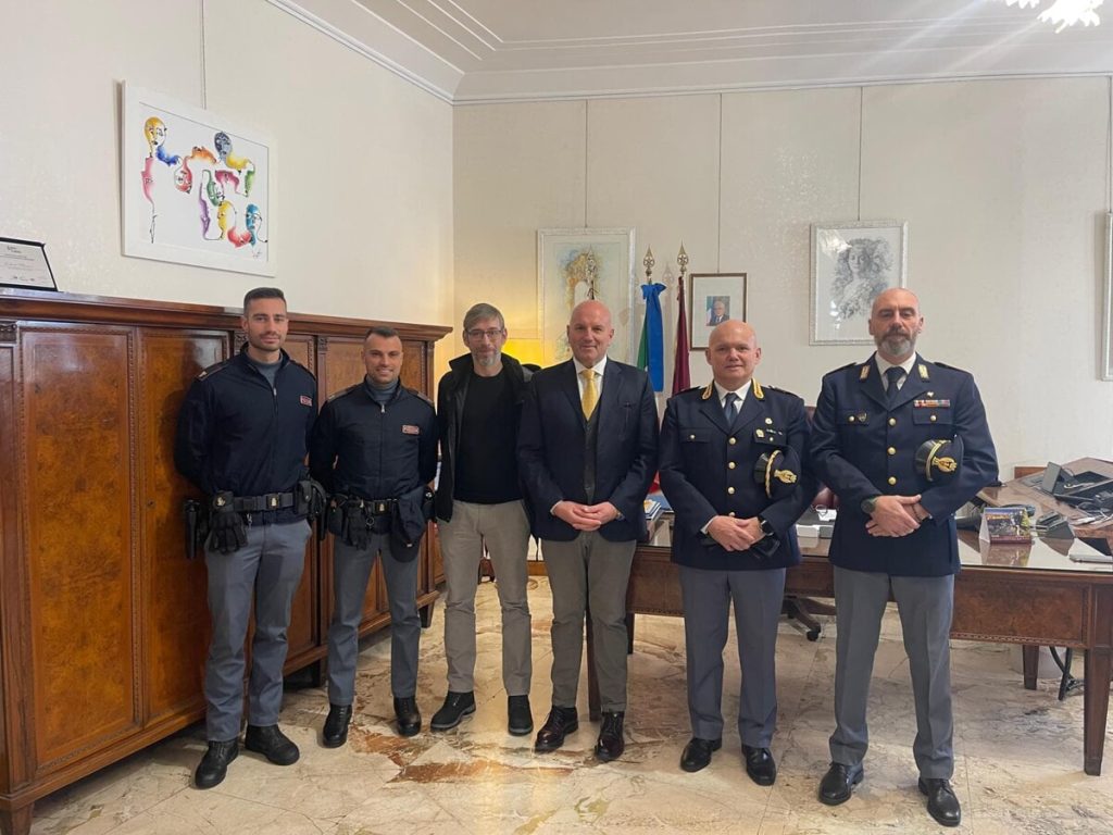 La storia di Aldan, sopravvissuto ad un arresto cardiaco e salvato dai poliziotti Pietro e Federico