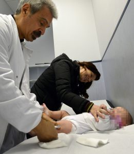 L’intollerabile ritardo del vaccino per la bronchiolite. Nel Lazio migliaia di neonati rimandati ad anno nuovo