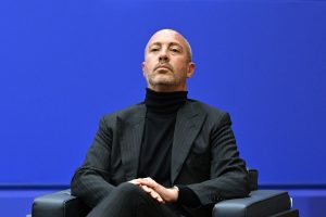 Produzioni in fuga e conti sballati. Cosa sta succedendo a Cinecittà