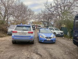 Sgombero del campo rom abusivo: "Donne e bimbi in strada. Calpestati i valori detti dal Papa"