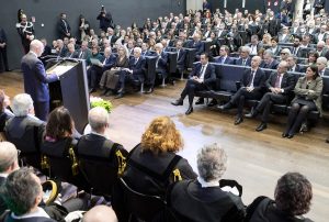 Un romano ogni centodieci è avvocato. Gli studi più prestigiosi, i redditi medi, il gender gap  