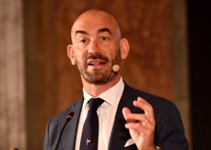 Giubileo 2025, l'esperto Bassetti lancia l'allarme: "Rischio Dengue con arrivo pellegrini"