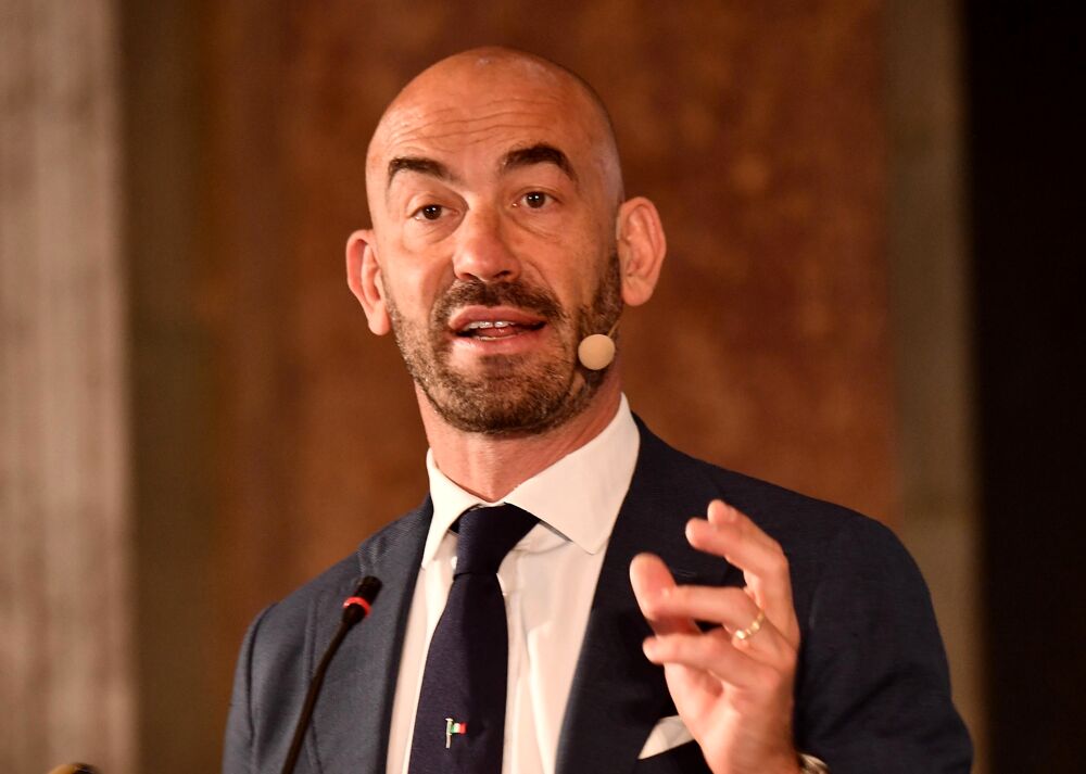 Giubileo 2025, l'esperto Bassetti lancia l'allarme: "Rischio Dengue con arrivo pellegrini"