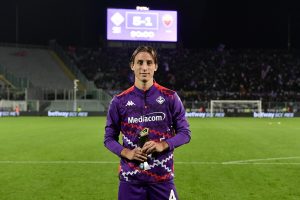 Malore per Bove, l'ex Roma sviene in campo. Sospesa Fiorentina-Inter