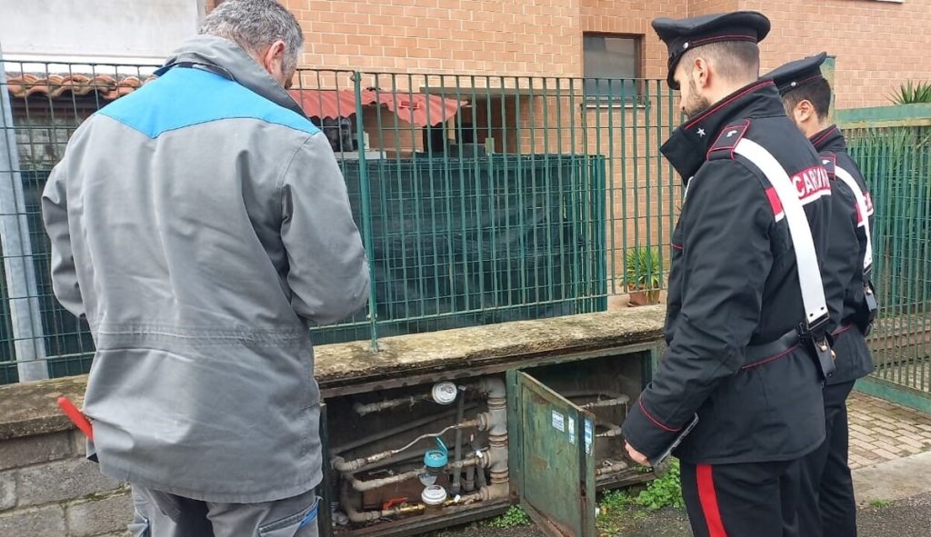 Contatore manomesso per avere acqua "gratis"