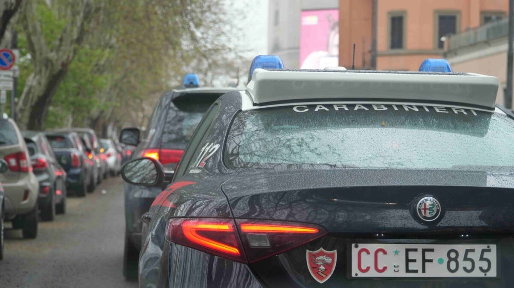 I tre che viaggiano in auto con il kit dello scasso