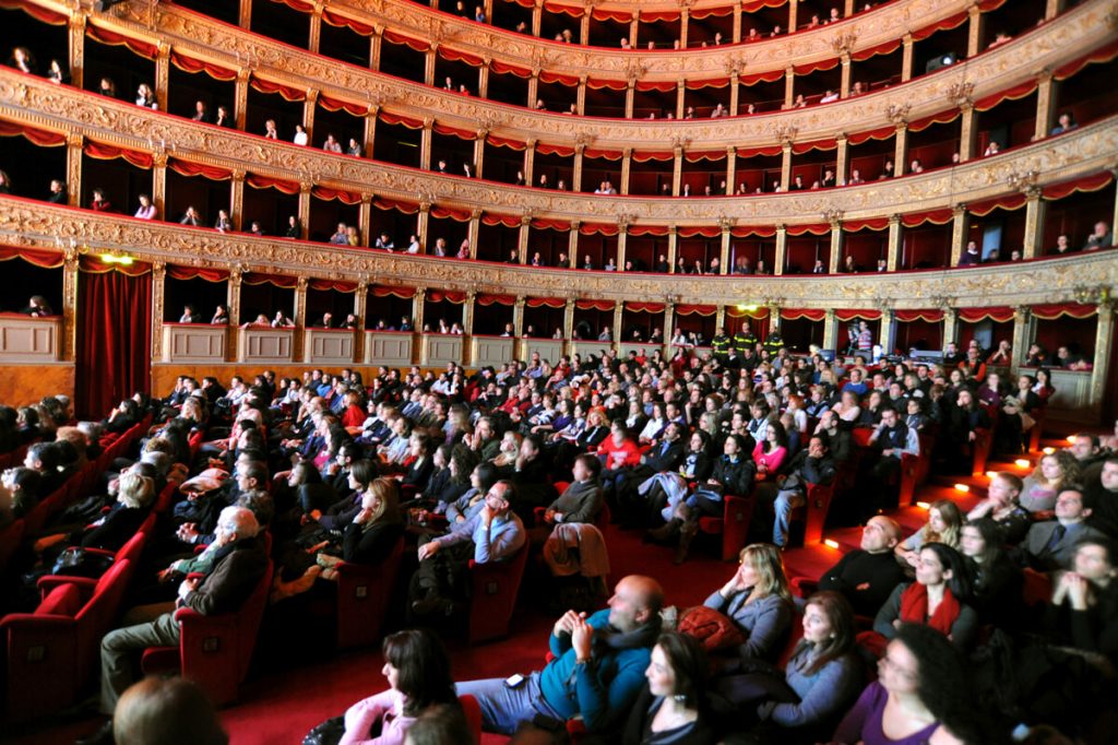 Tutti a Teatro con la Card Abbonatale: il regalo di Natale perfetto, ad un piccolo prezzo