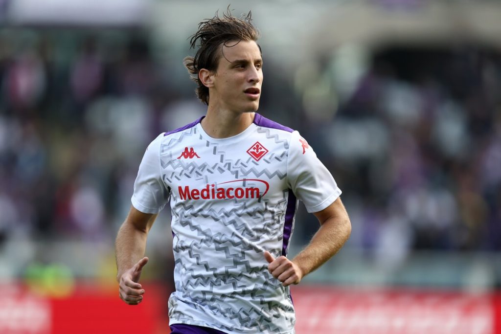 Bove in terapia intensiva, il mondo del calcio si stringe intorno al calciatore romano della Fiorentina