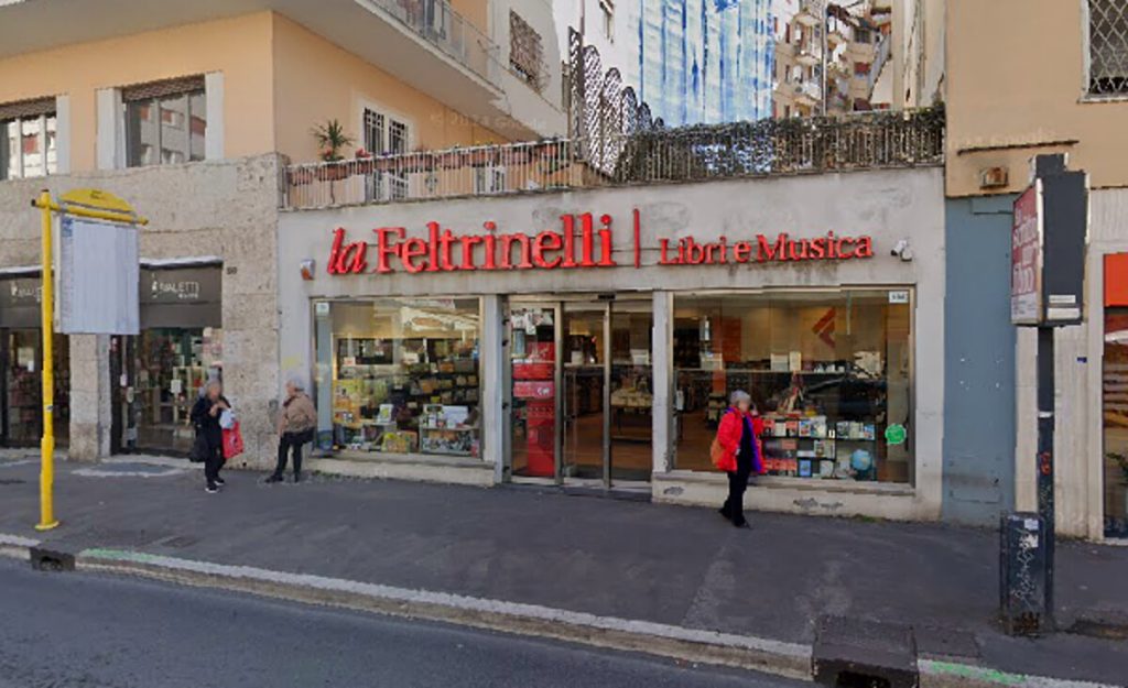 I dipendenti di Feltrinelli in stato d'agitazione. Stop a straordinari e lavoro festivo