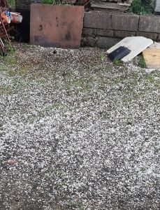 Maltempo a Roma. La grandine invade i quartieri della città